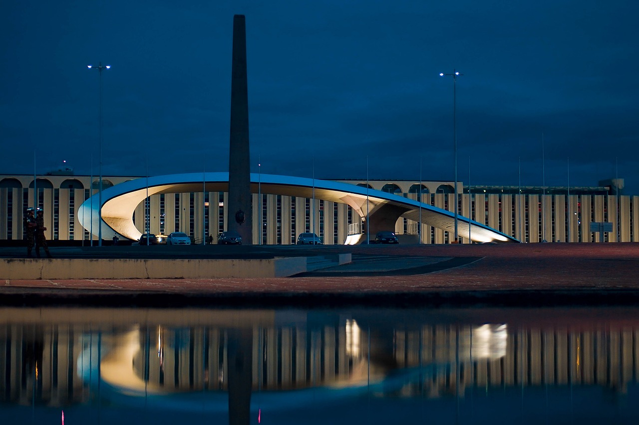 Brasília, Praça dos Cristais. Fotografia André Azevedo.