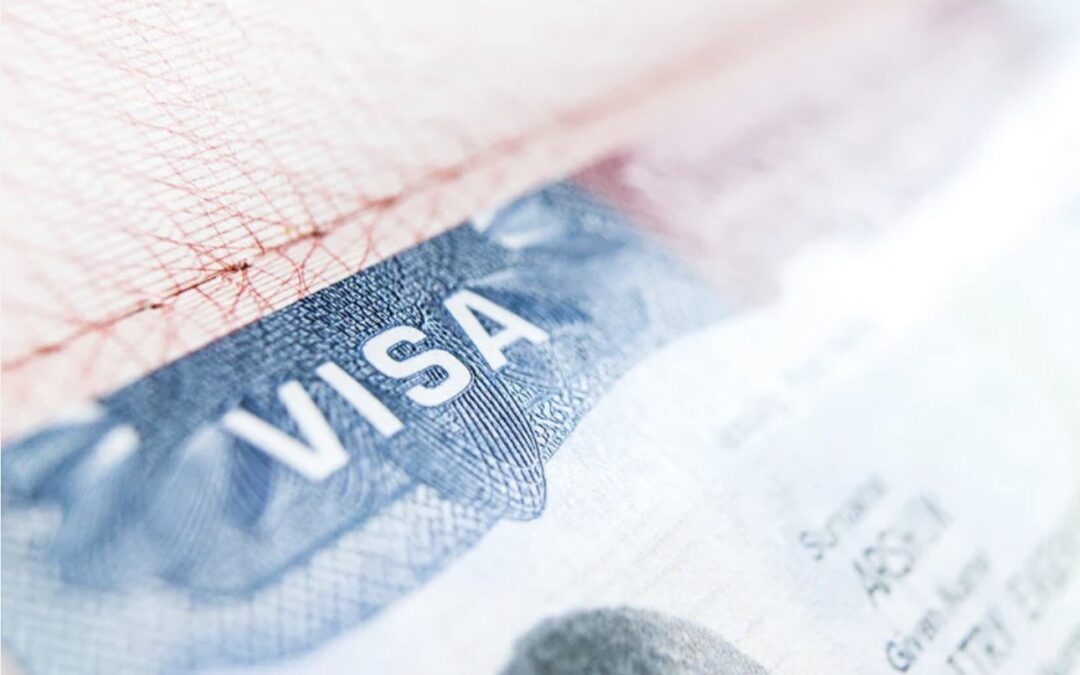 Suspensão de Vistos nos EUA: Entenda os motivos da medida que afeta brasileiros e outros 74 países